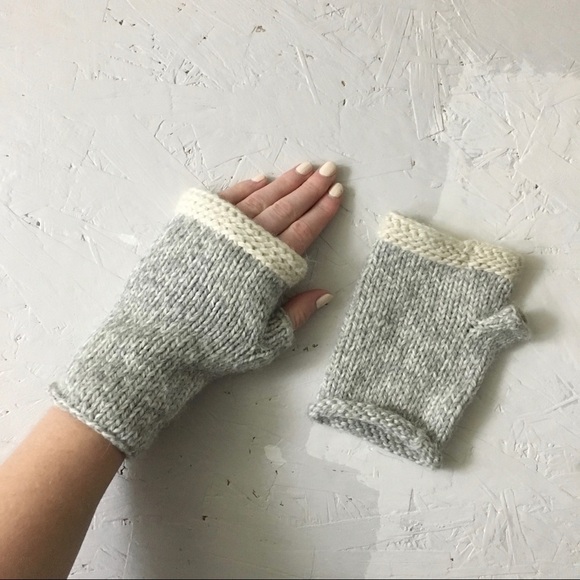 Hand knit 100% Wool Fingerless Gloves Neutral Minimal Design - Picture 5 of 6